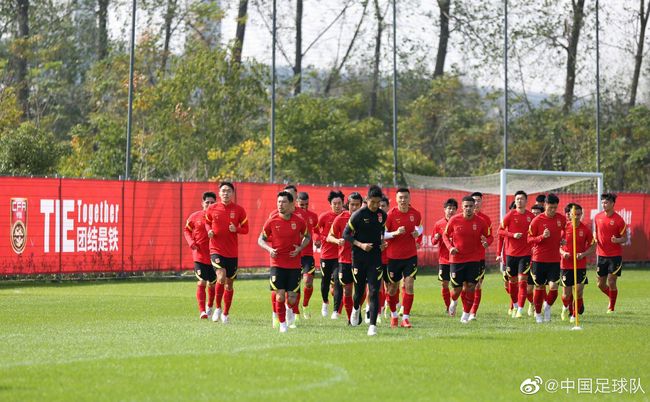 富安健洋最近已经与多家意甲俱乐部联系在了一起，而对于那不勒斯来说，包括德米拉尔、德拉古辛、板仓滉等人在内都是候选目标。